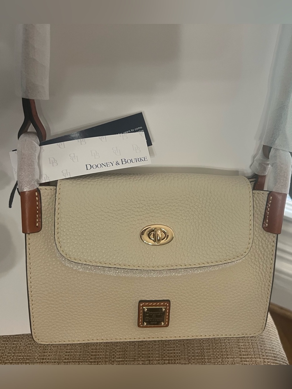Dooney and Bourke pebbled leather Pinky crossbody bag - Picture 1 of 7